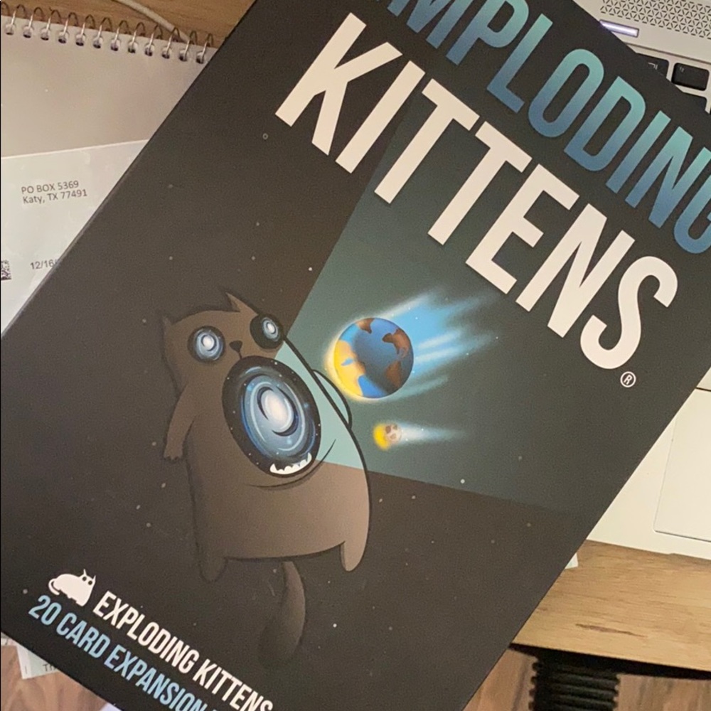 Exploding kittens card game - Picture 3 of 3